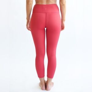 Zyia Light and Tight crop size 4